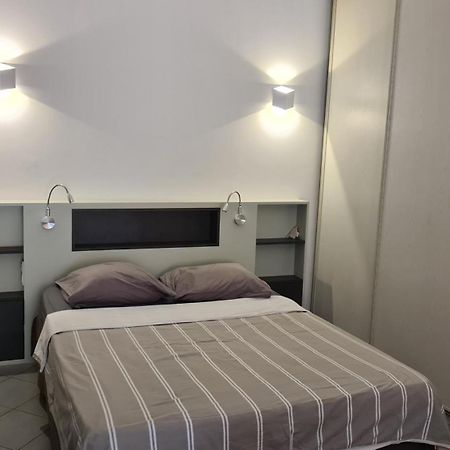 Grand Studio-Loft-Grand Parking-Climatise-Proche Centre Ajaccio  Luaran gambar