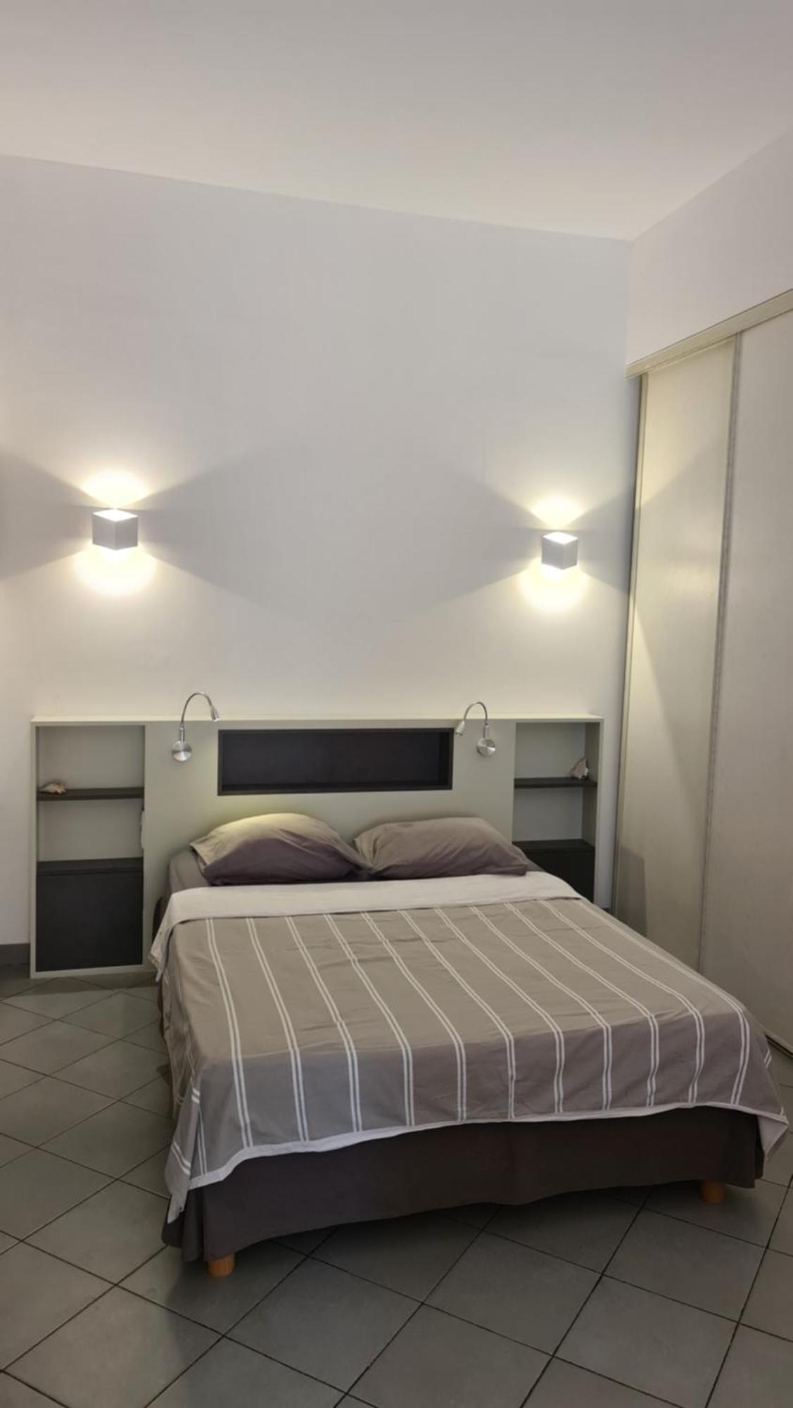 Grand Studio-Loft-Grand Parking-Climatise-Proche Centre Ajaccio  Luaran gambar